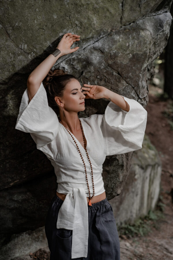 Krótkie Kimono • Len — Biały — zdjęcie 1 z 10