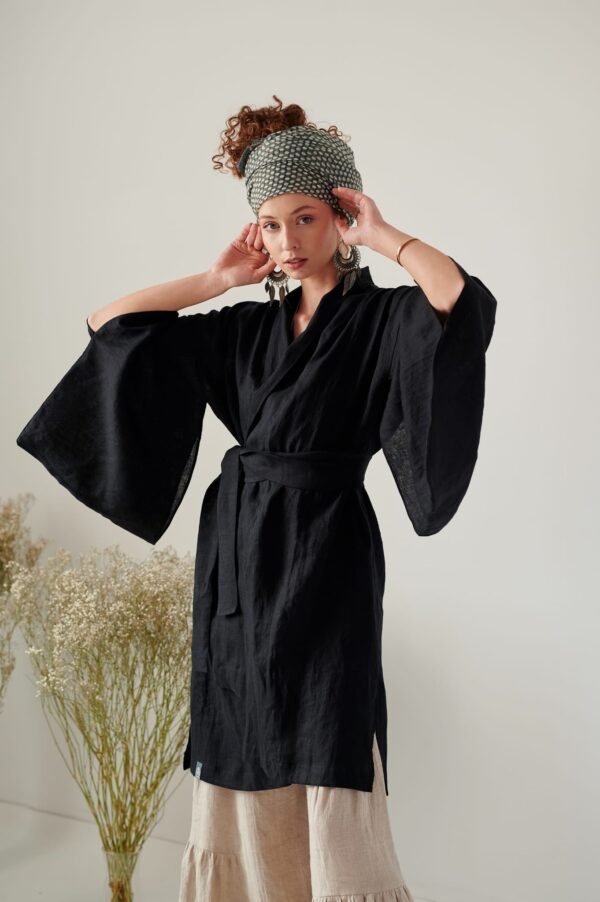 Długie Kimono • Len — Czarny — zdjęcie 6 z 10