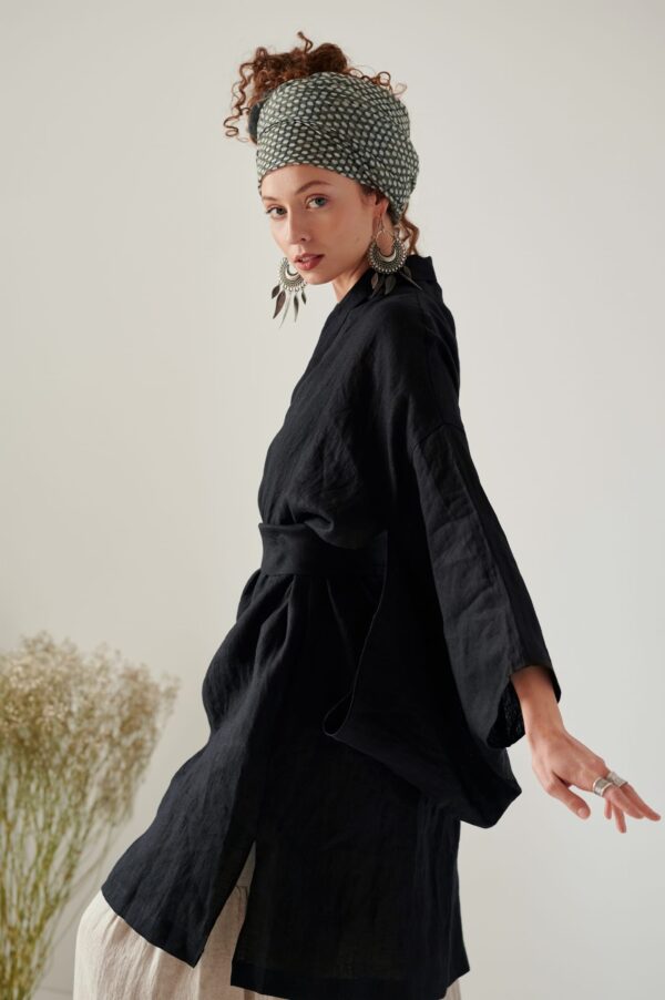 Długie Kimono • Len — Czarny — zdjęcie 7 z 10