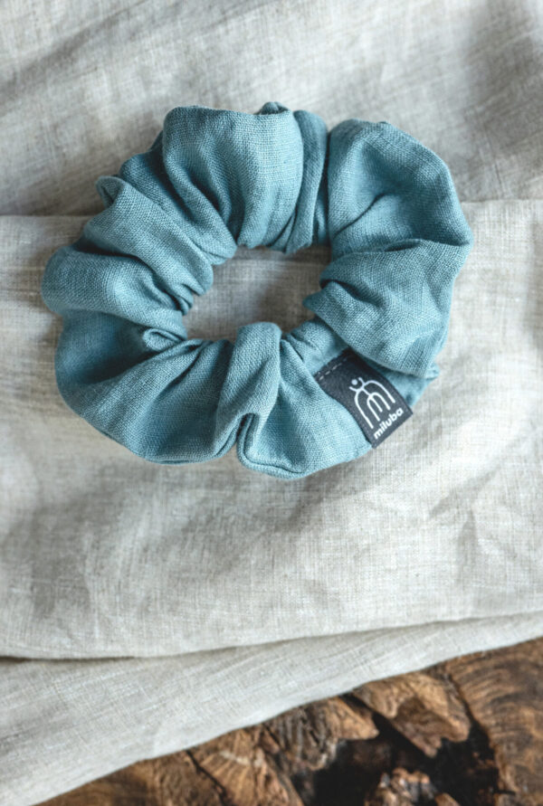 Scrunchie do włosów niebieska - len — zdjęcie 2 z 4